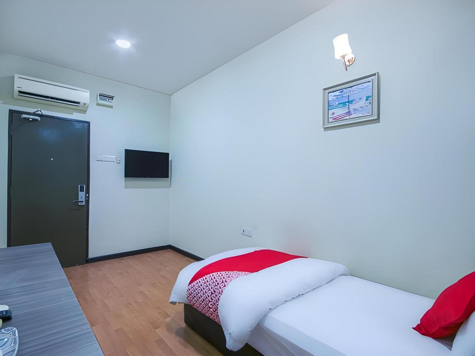 Capital O 812 Hotel Smc Seksyen 13 Шах-Алам Экстерьер фото