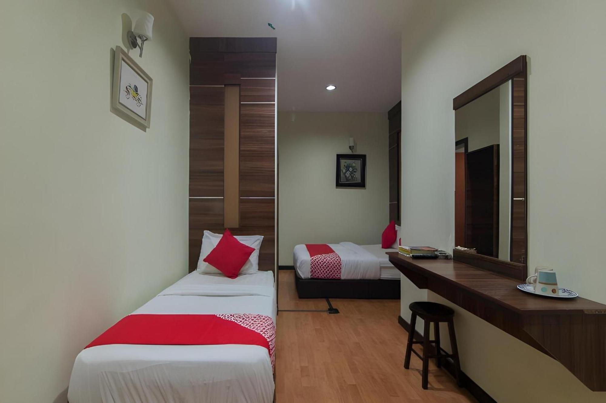 Capital O 812 Hotel Smc Seksyen 13 Шах-Алам Экстерьер фото