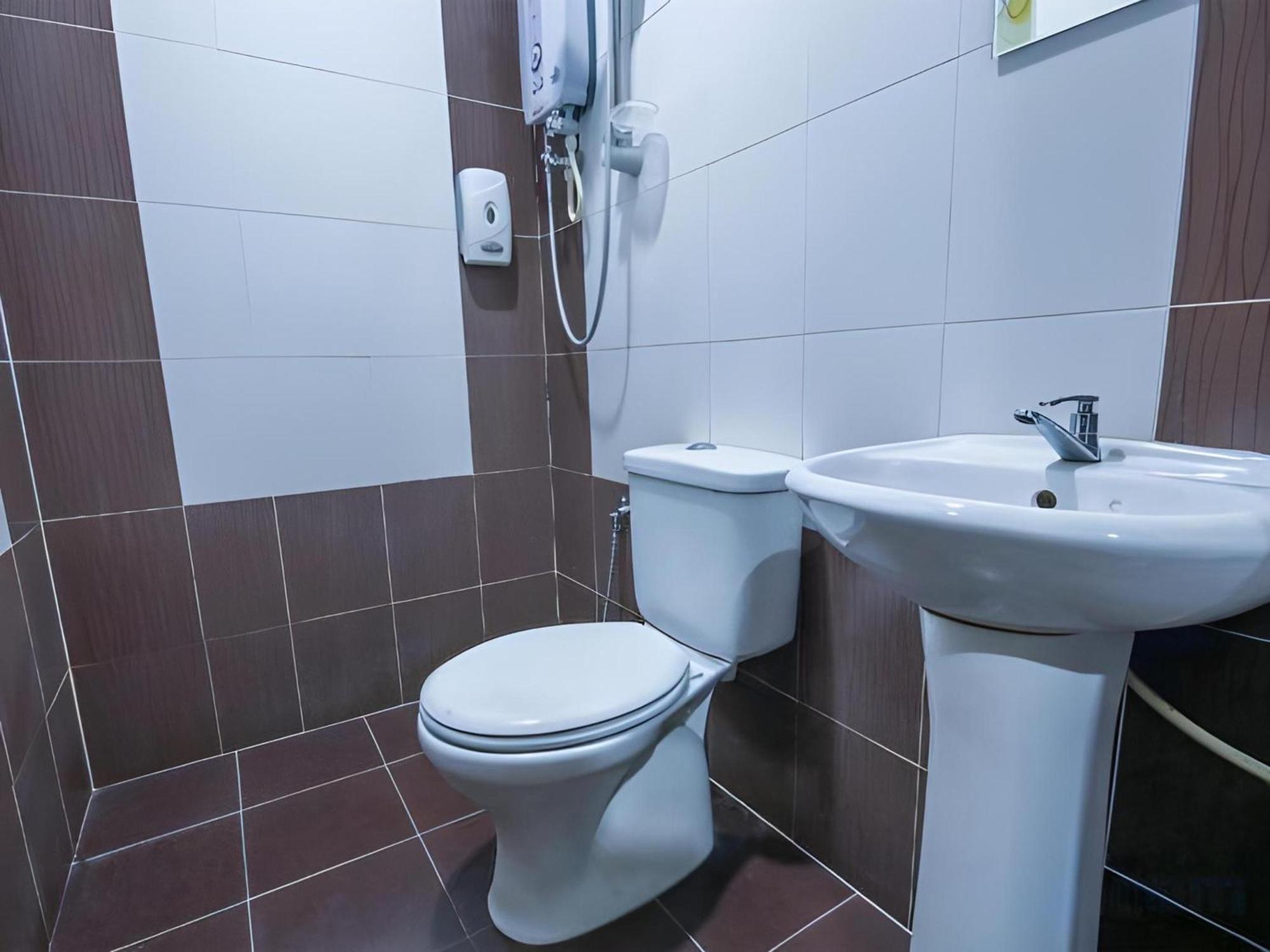 Capital O 812 Hotel Smc Seksyen 13 Шах-Алам Экстерьер фото