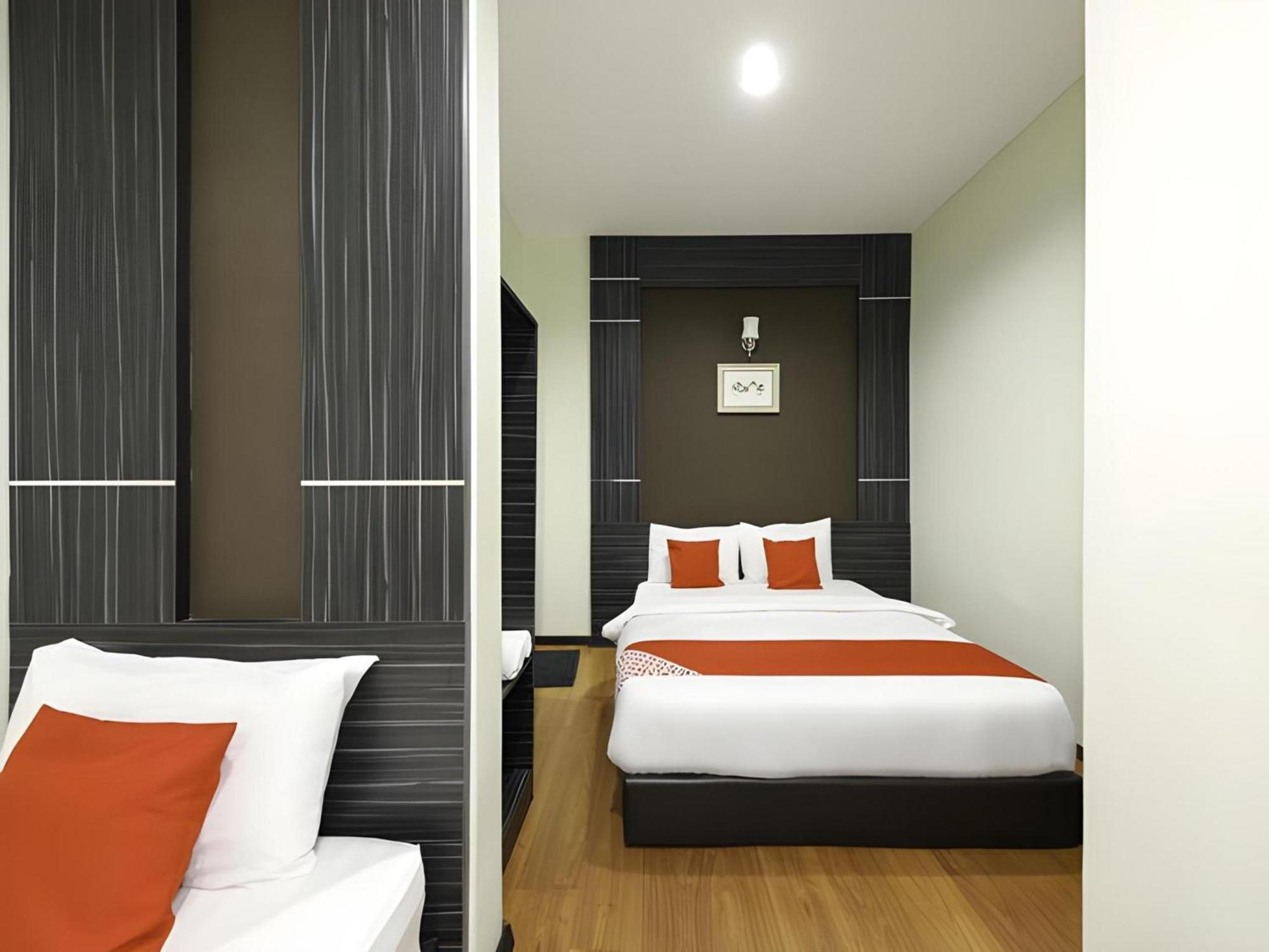 Capital O 812 Hotel Smc Seksyen 13 Шах-Алам Экстерьер фото