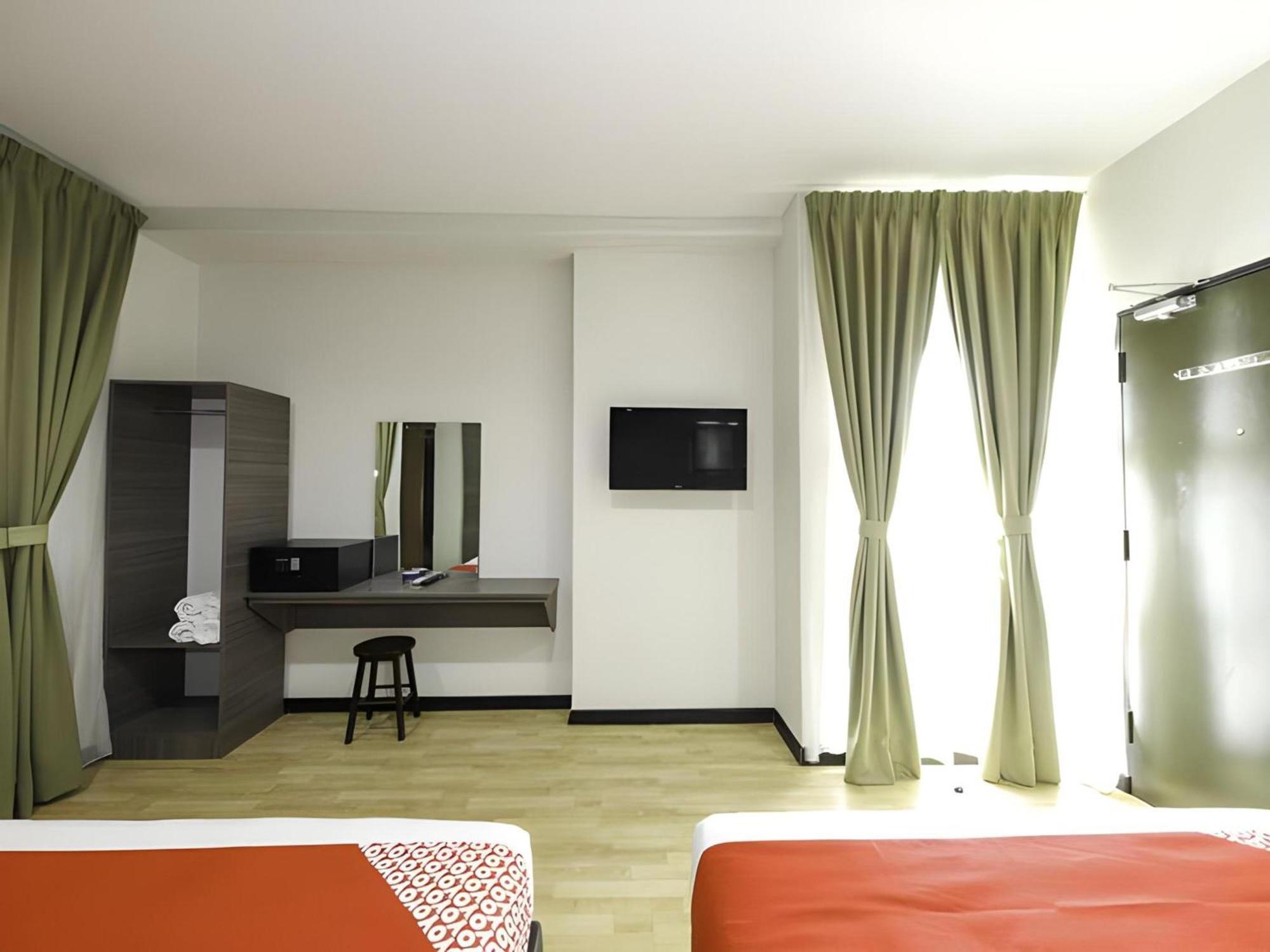 Capital O 812 Hotel Smc Seksyen 13 Шах-Алам Экстерьер фото