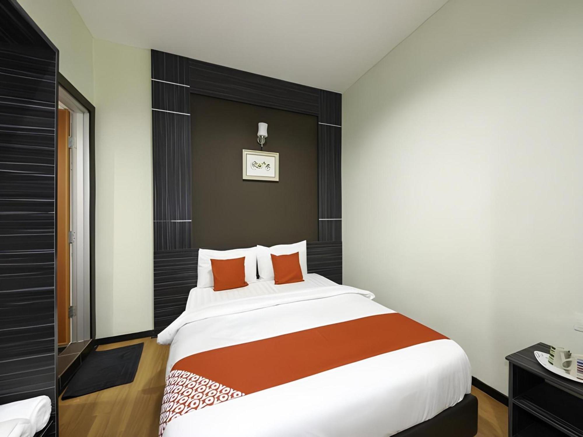 Capital O 812 Hotel Smc Seksyen 13 Шах-Алам Экстерьер фото